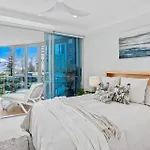 Luxury Beachfront Stay In Kirra