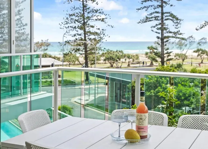 Luxury Beachfront Stay In Kirra