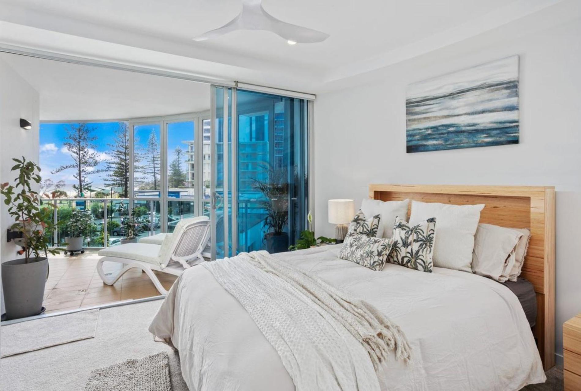 Luxury Beachfront In Kirra Apartment *
