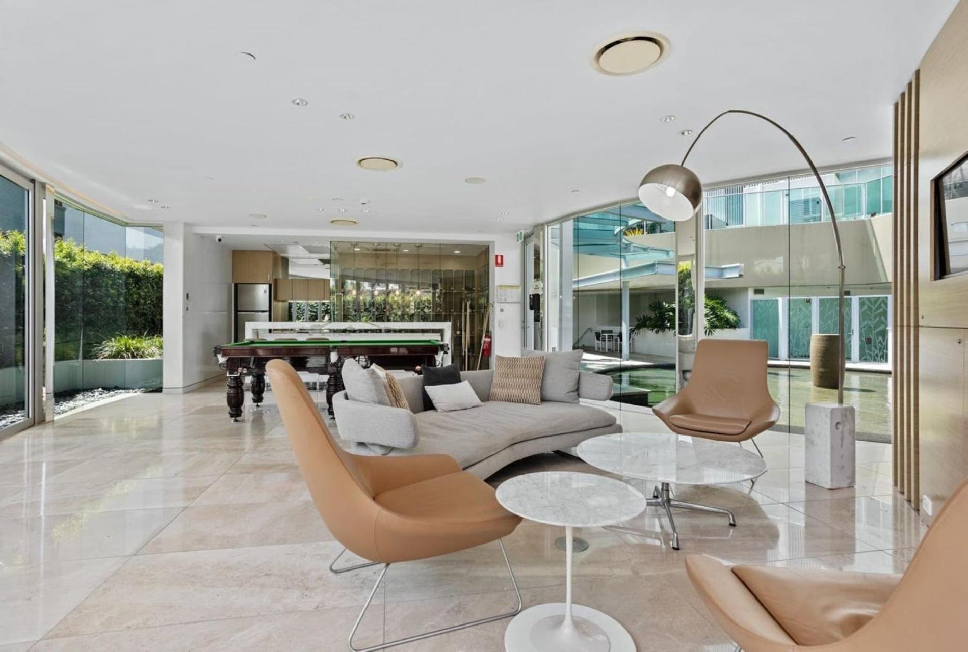 Luxury Beachfront In Kirra