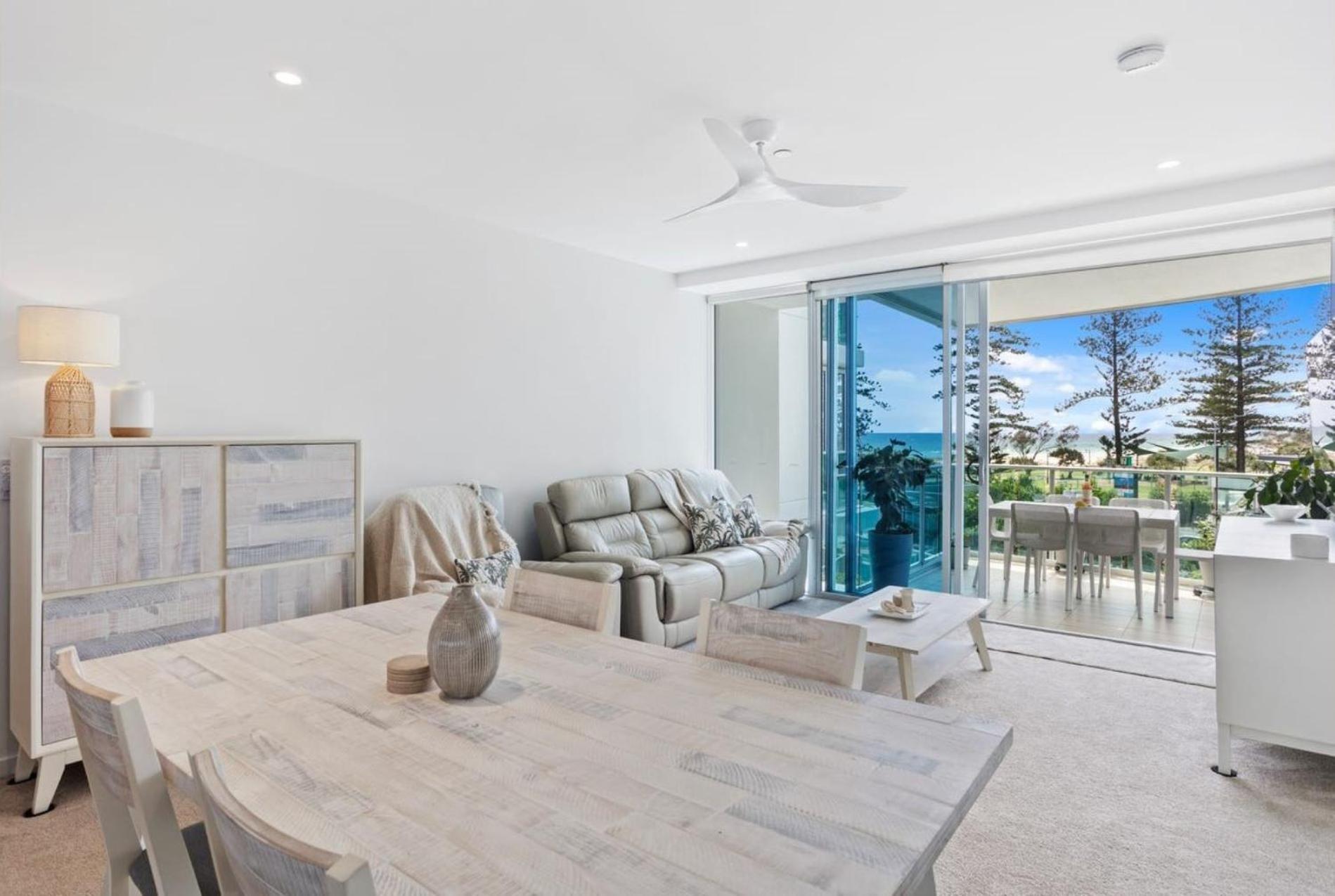 Luxury Beachfront In Kirra Apartment *