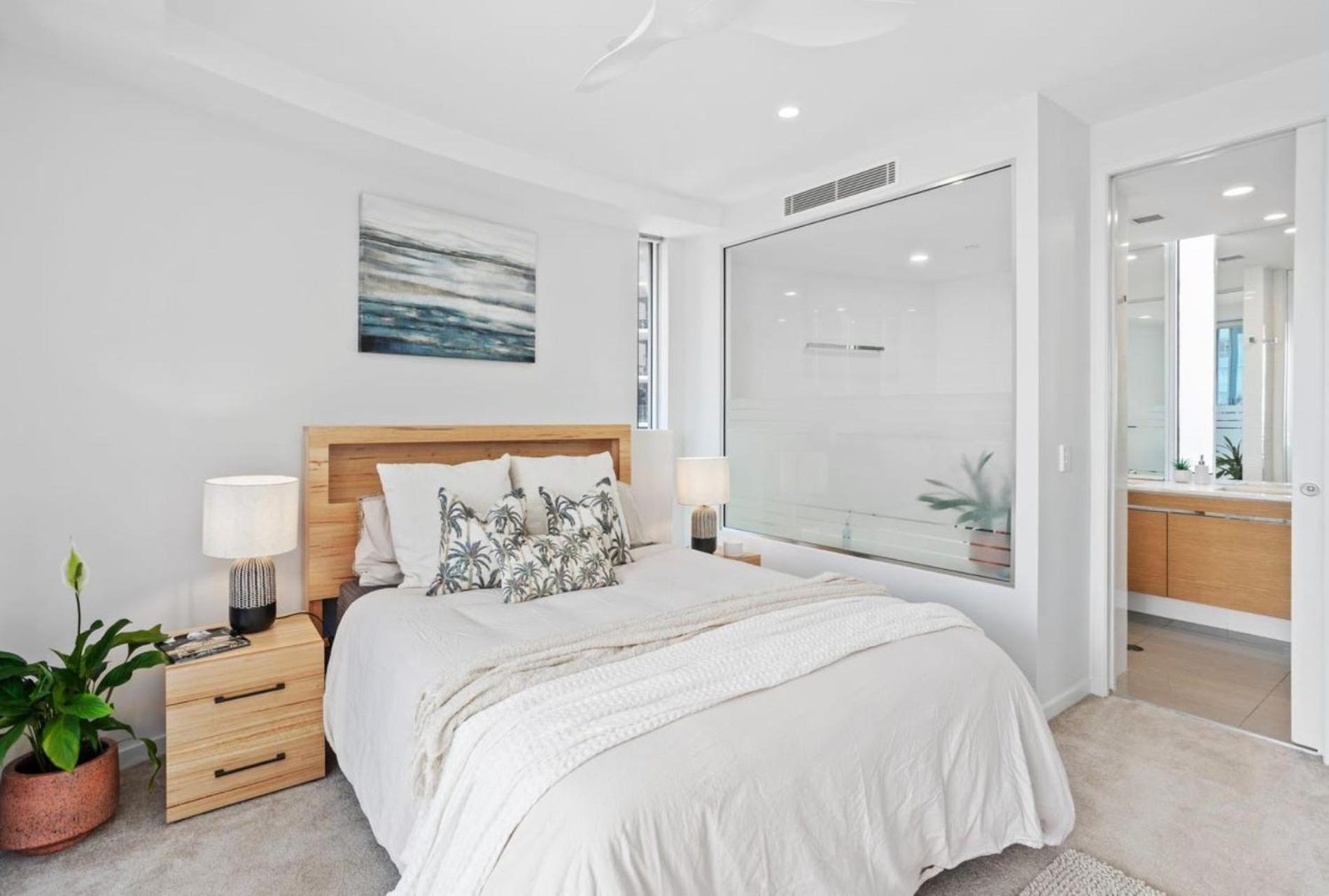 Luxury Beachfront In Kirra Apartment *